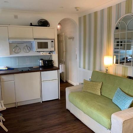 Between Piers, The Stylish Studio Flat In Cannon Place Brighton Bagian luar foto