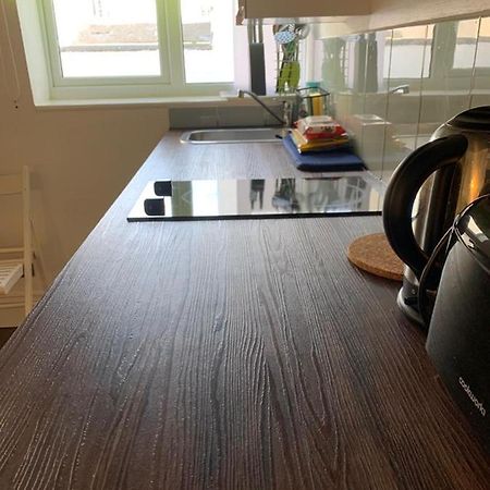 Between Piers, The Stylish Studio Flat In Cannon Place Brighton Bagian luar foto